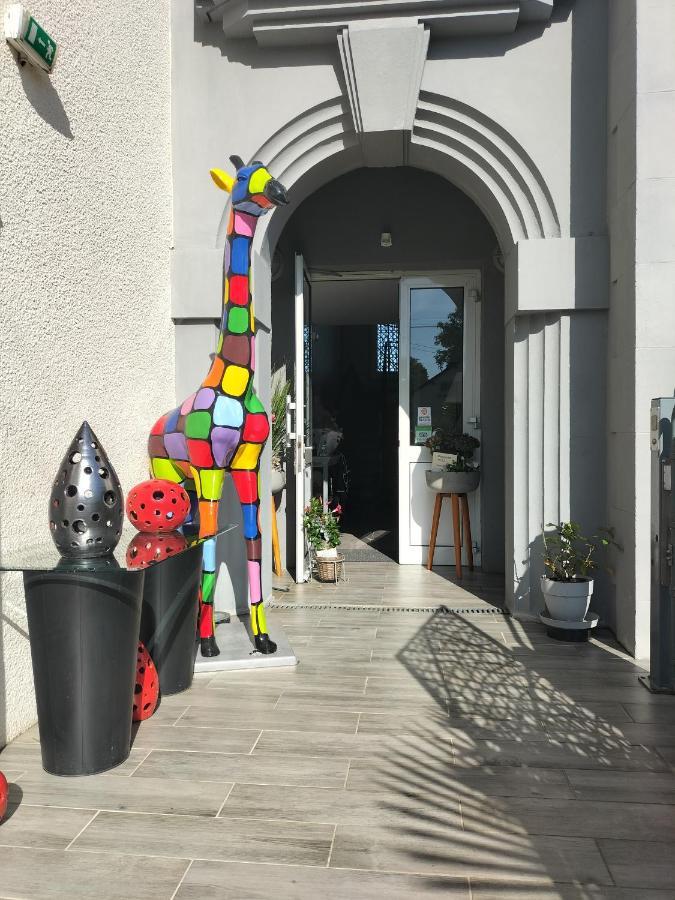 Hotel Le 6 3 Home Port En Bessin Bagian luar foto