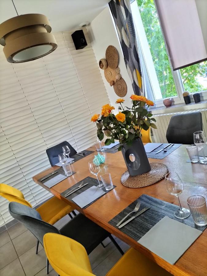 Hotel Le 6 3 Home Port En Bessin Bagian luar foto