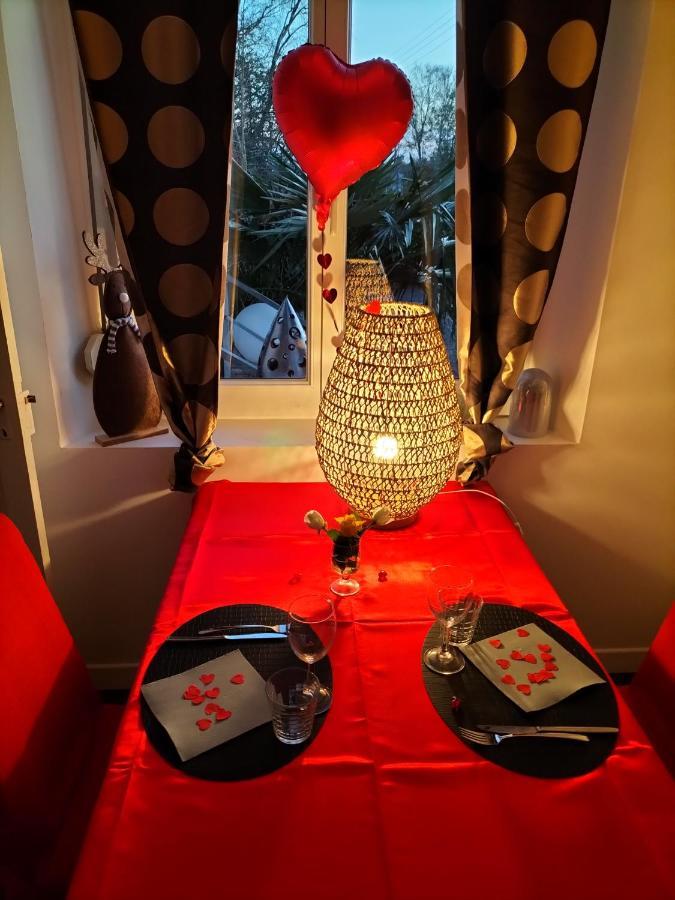 Hotel Le 6 3 Home Port En Bessin Bagian luar foto