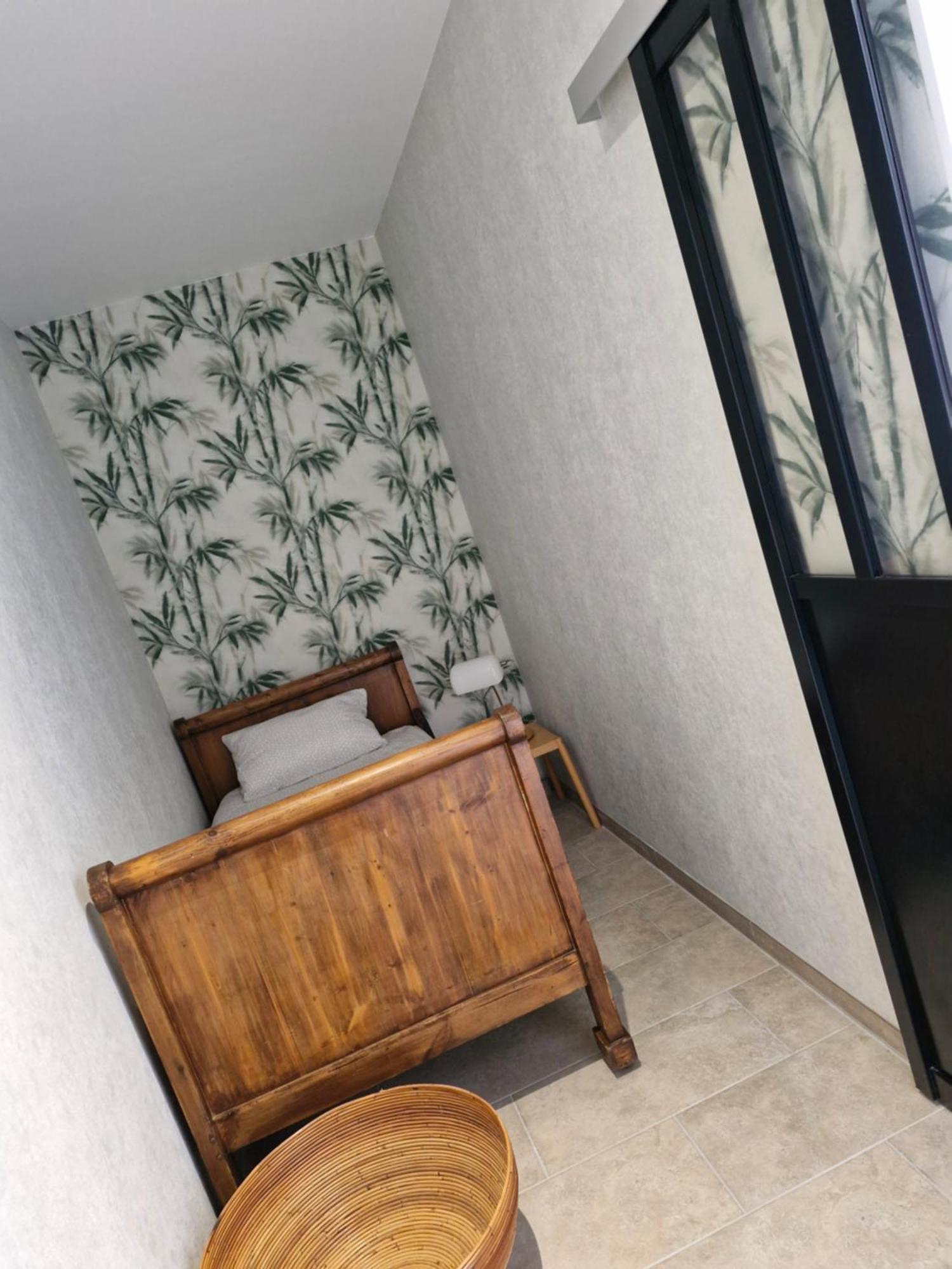 Hotel Le 6 3 Home Port En Bessin Bagian luar foto