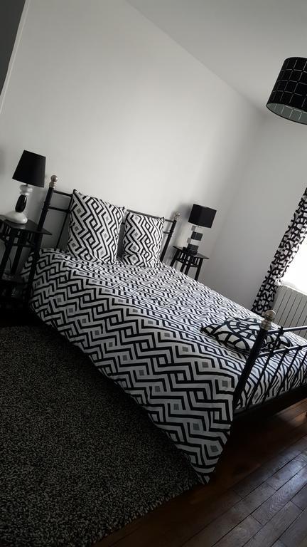 Hotel Le 6 3 Home Port En Bessin Bagian luar foto